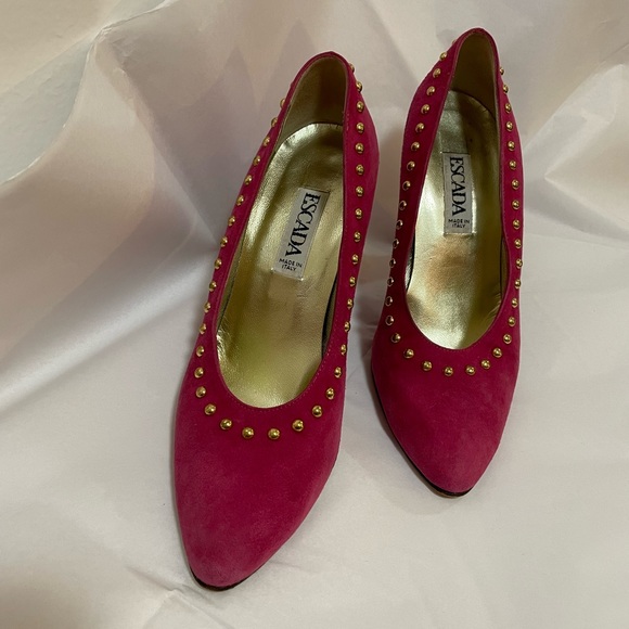 *vintage* Escada Fuschia Pumps with Gold Studs - Picture 4 of 15